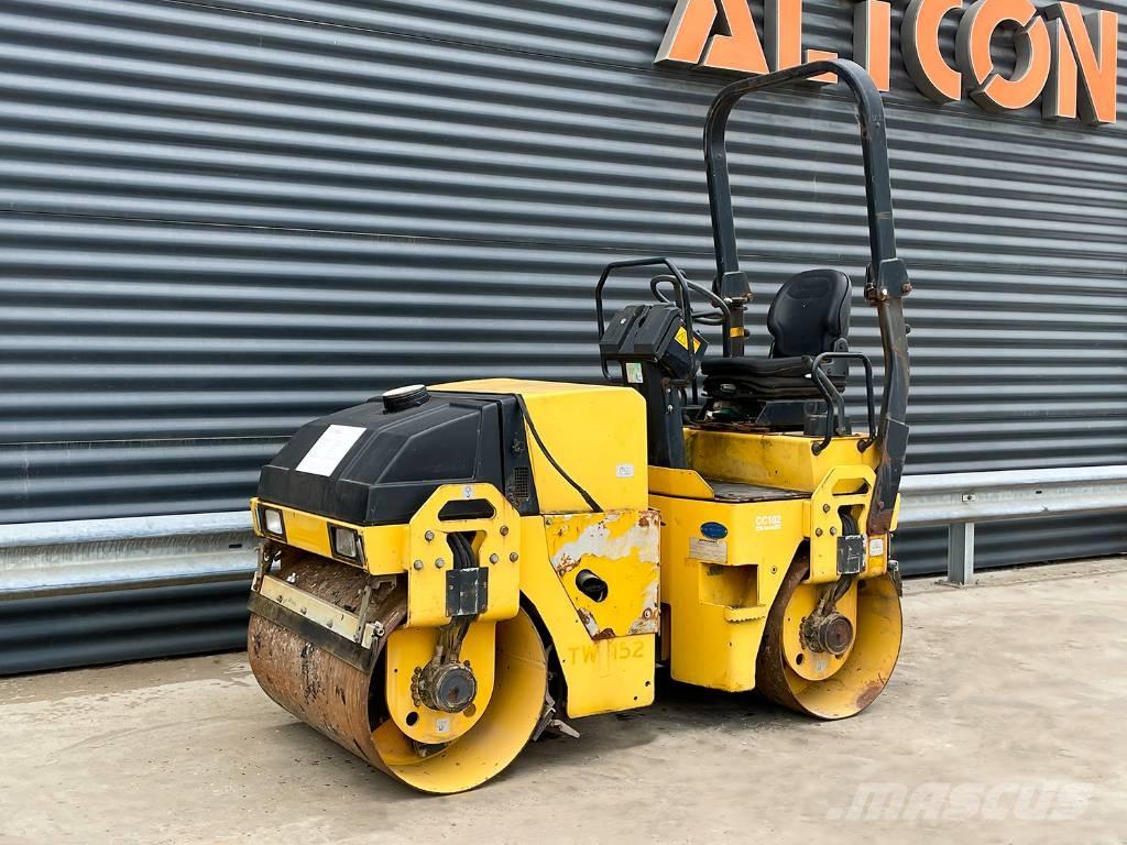 Dynapac CC102 Tvåvalsvältar