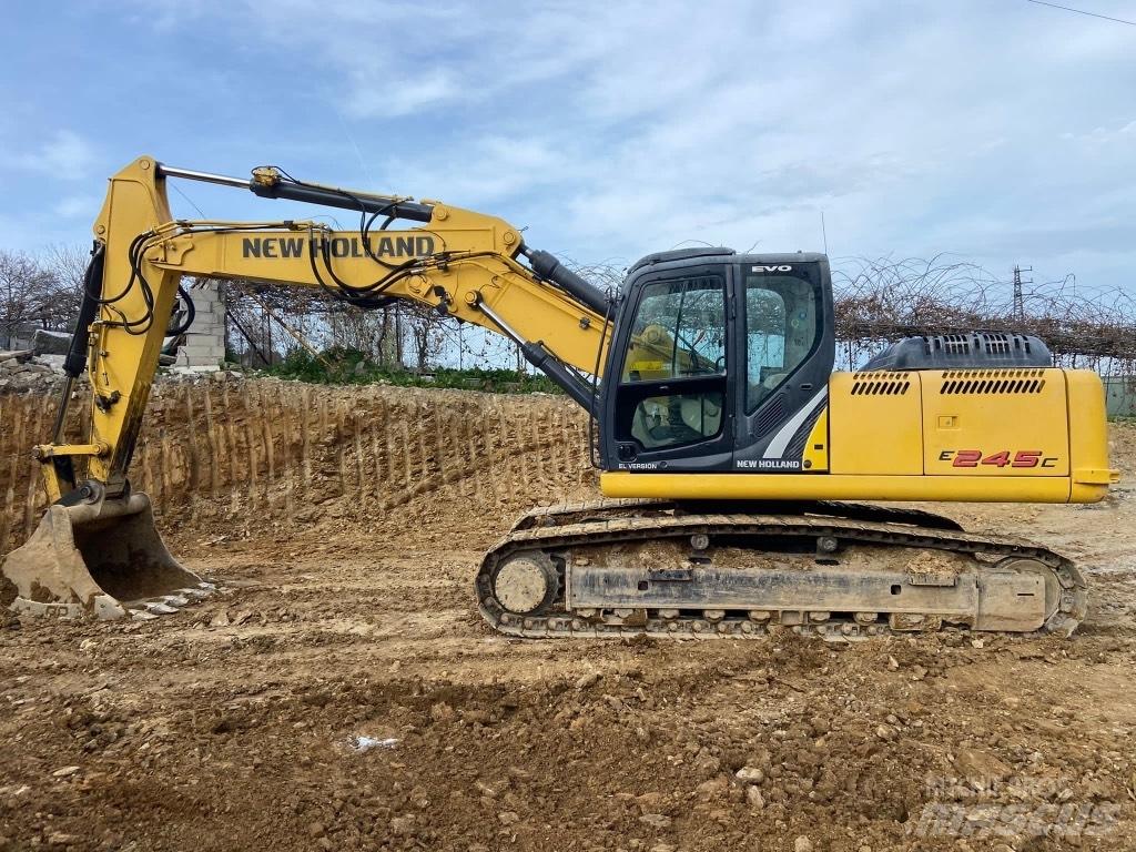 New Holland E245 Bandgrävare