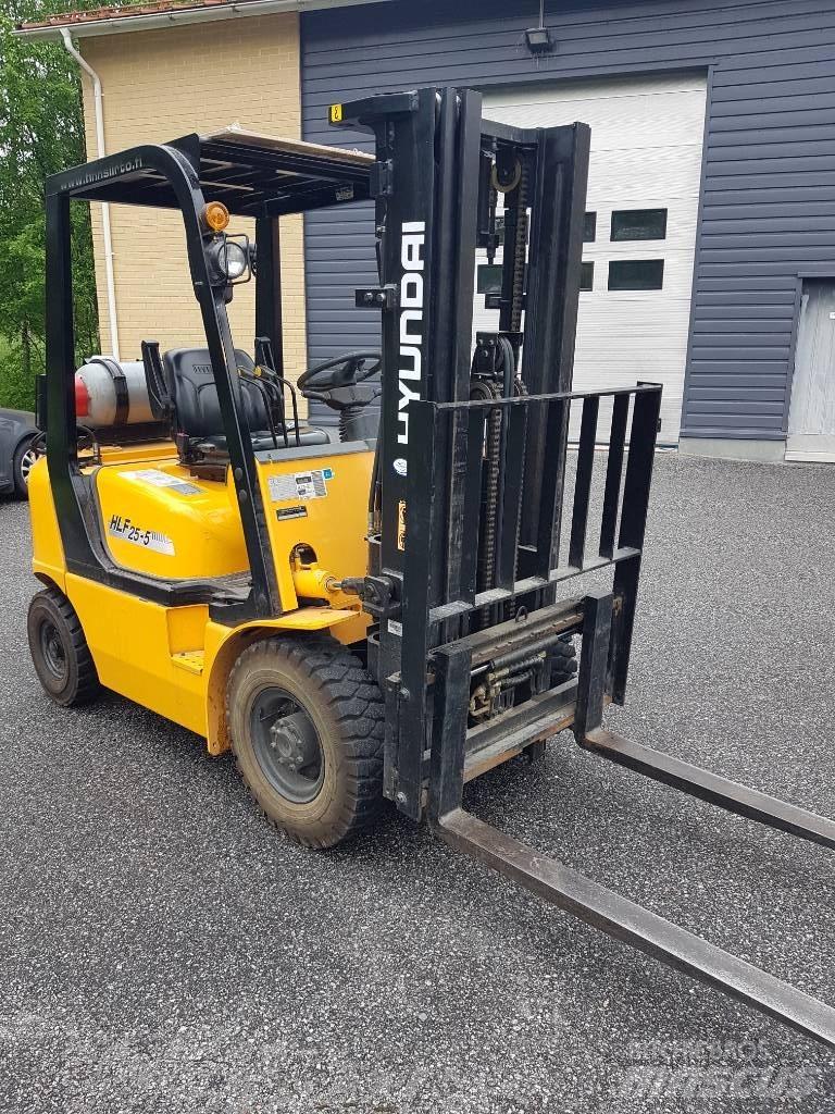 Hyundai HLF 25-5 Gasolmotviktstruckar