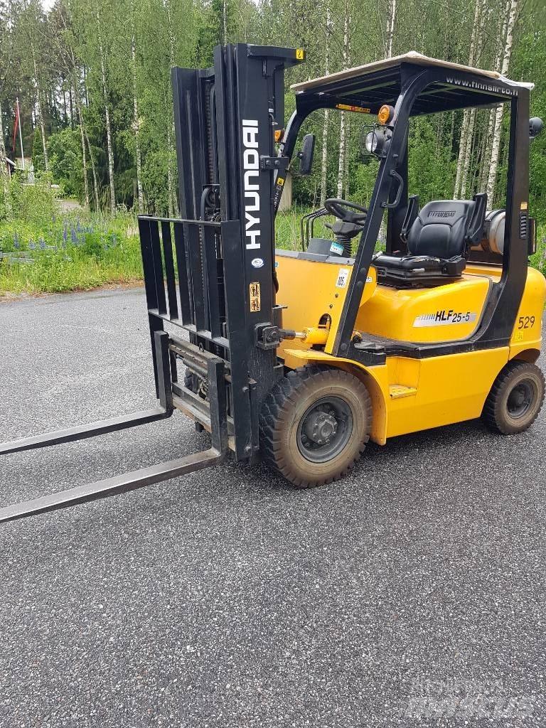 Hyundai HLF 25-5 Gasolmotviktstruckar
