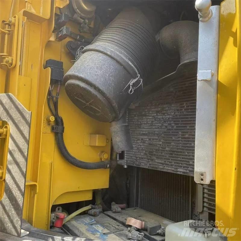 Komatsu PC 138 Bandgrävare