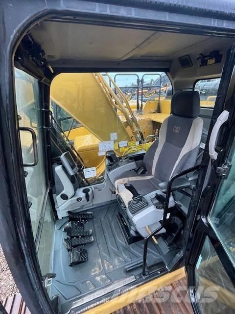 CAT 330FL Bandgrävare