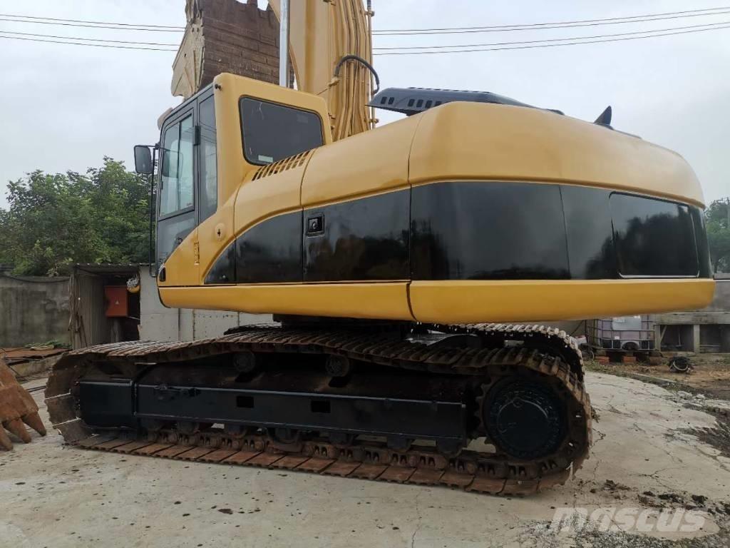 CAT 325C Bandgrävare