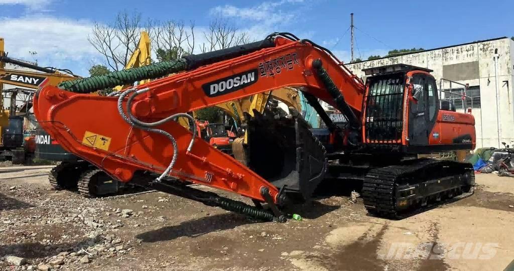Doosan DX340 Bandgrävare