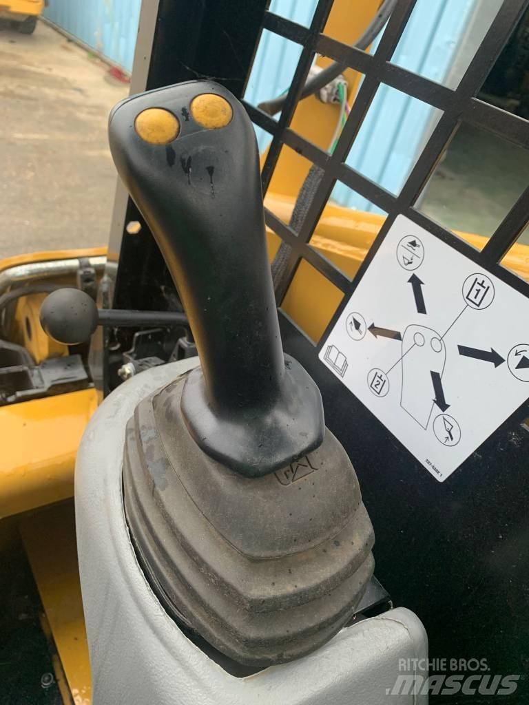 CAT 216 B 3 Minilastare