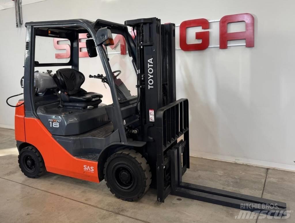 Toyota 10846 - 8FGF18 Gasolmotviktstruckar