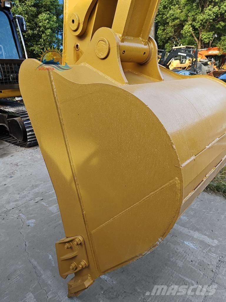 CAT 320D2L Bandgrävare