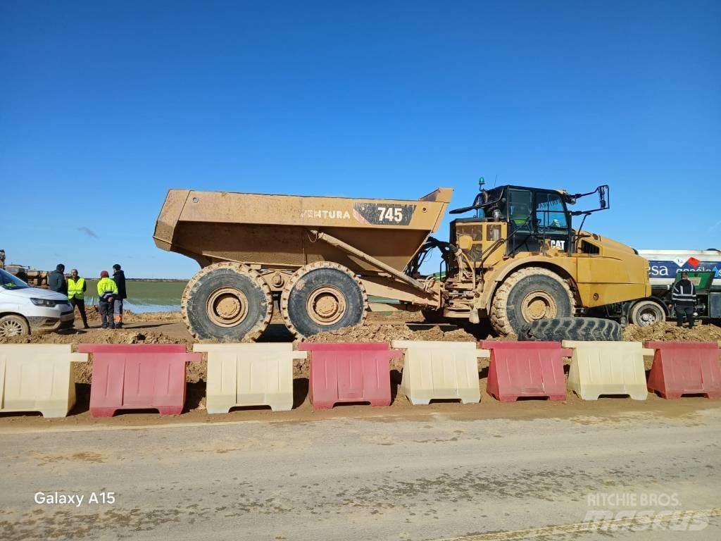 CAT 745 Midjestyrd dumper