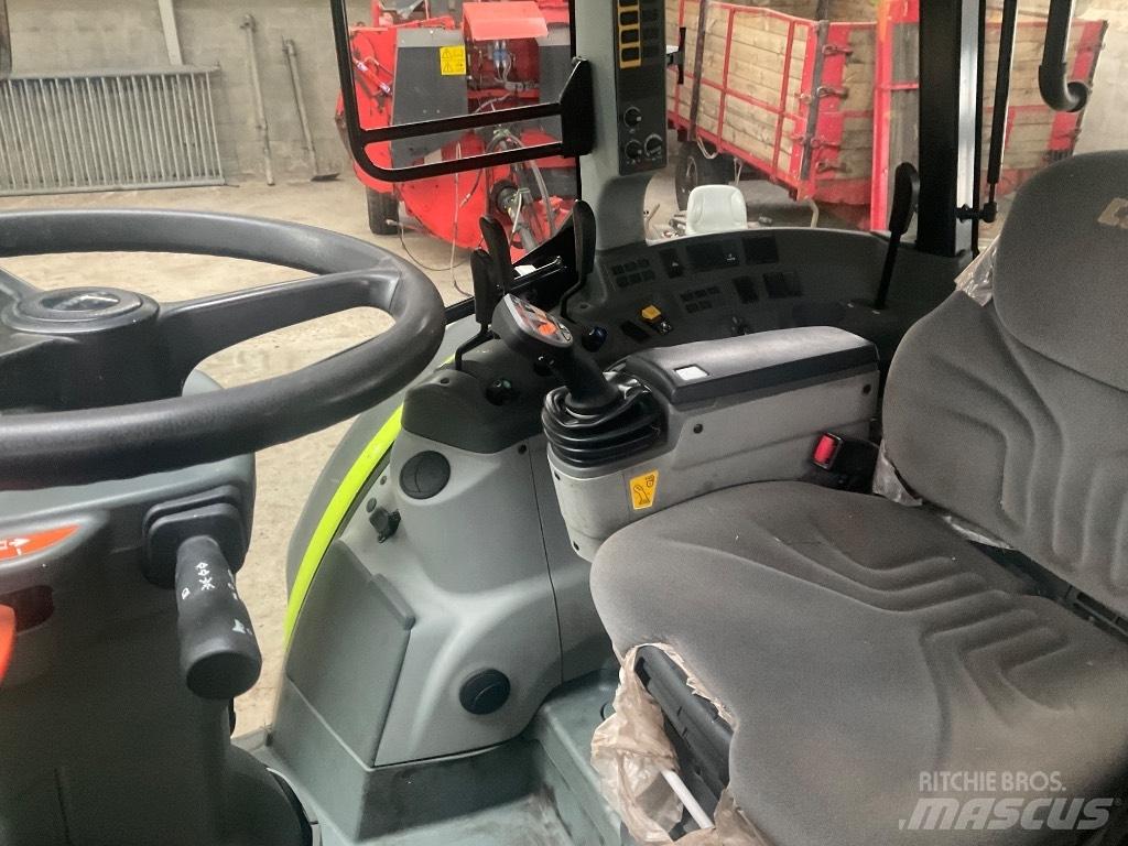 CLAAS Arion 440 CIS Traktorer