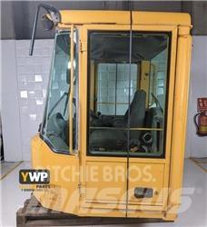 Volvo L 180 E Cab Hytter och interiör