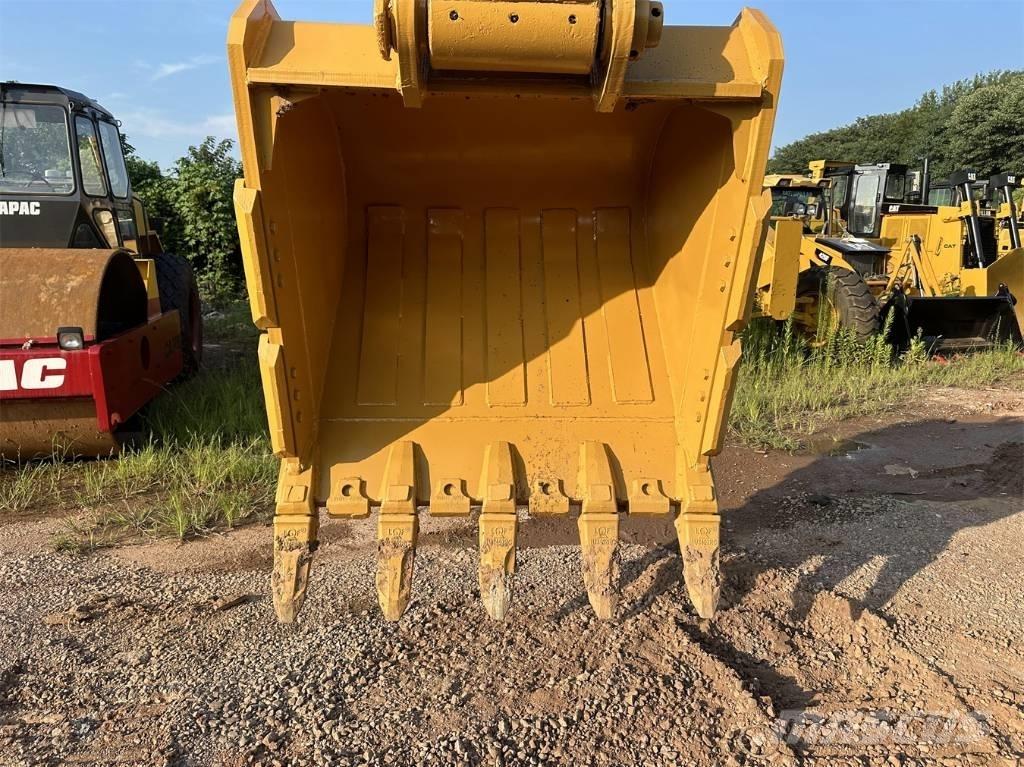 CAT 330 D Bandgrävare