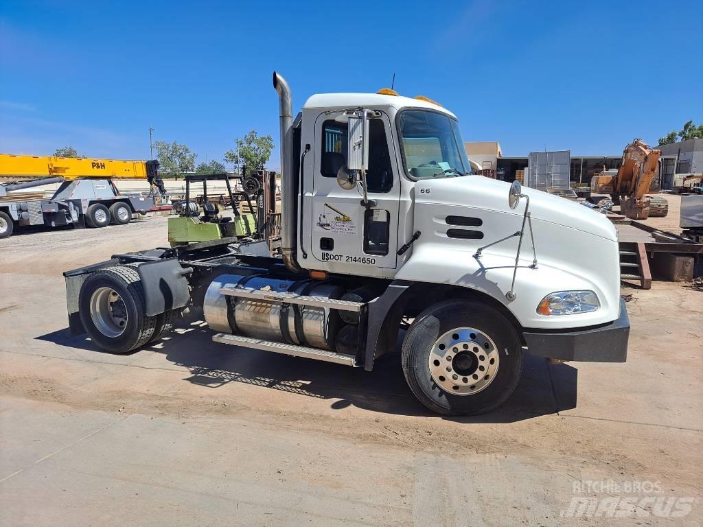 Mack CX612 Dragbilar