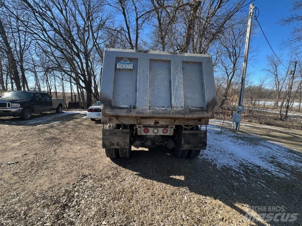 Sterling L 7500 Tippbilar