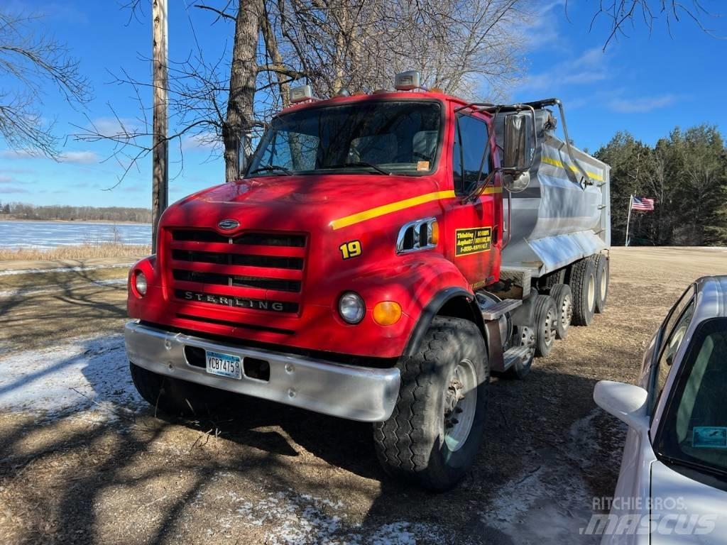 Sterling L 7500 Tippbilar