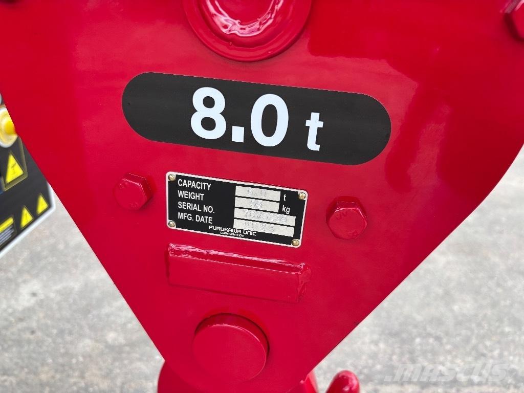 Unic URW 806 Terrängkranar (Grov terräng)