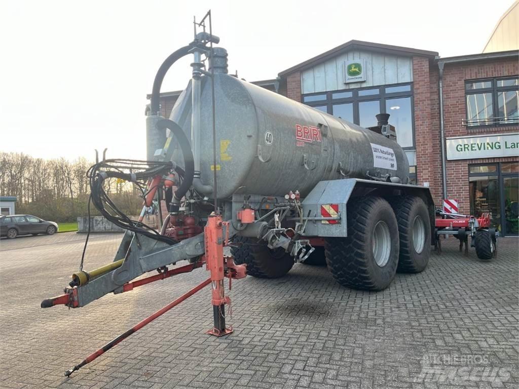 Briri VTTW 16700 Fast- och kletgödselspridare