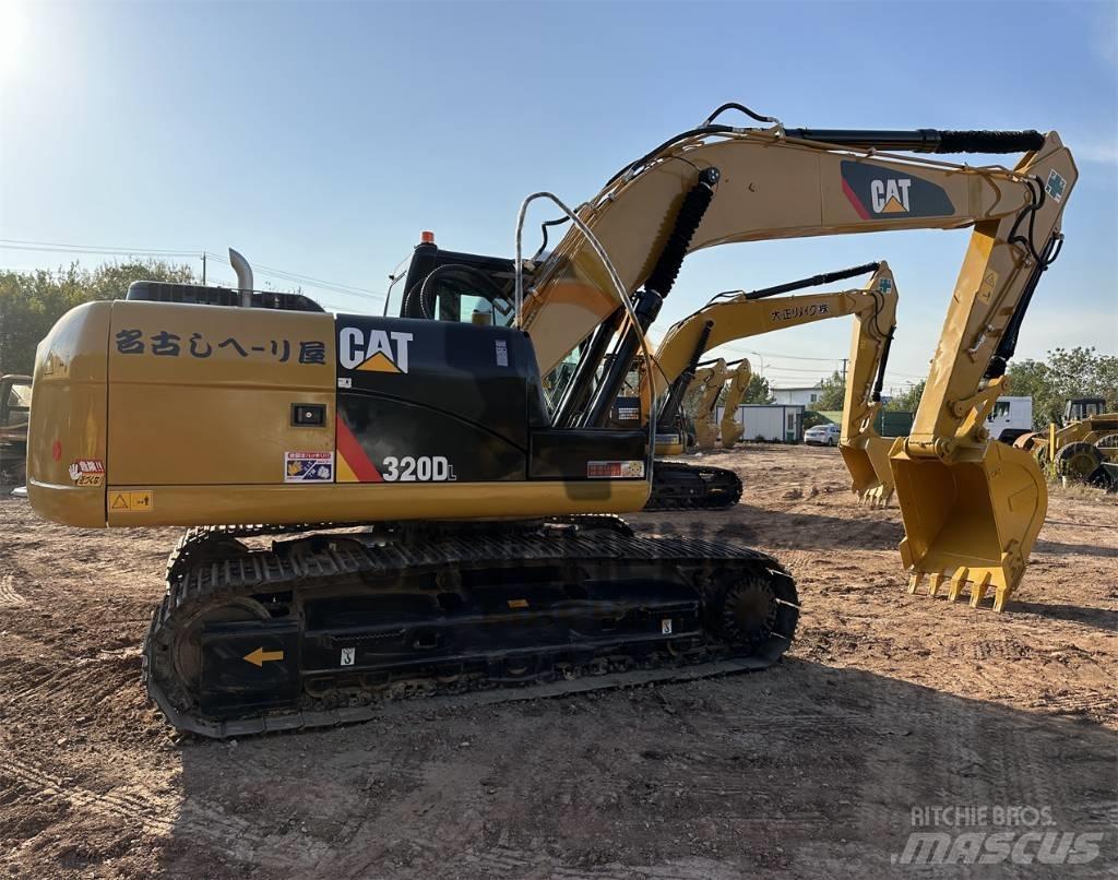 CAT 320 D L Bandgrävare
