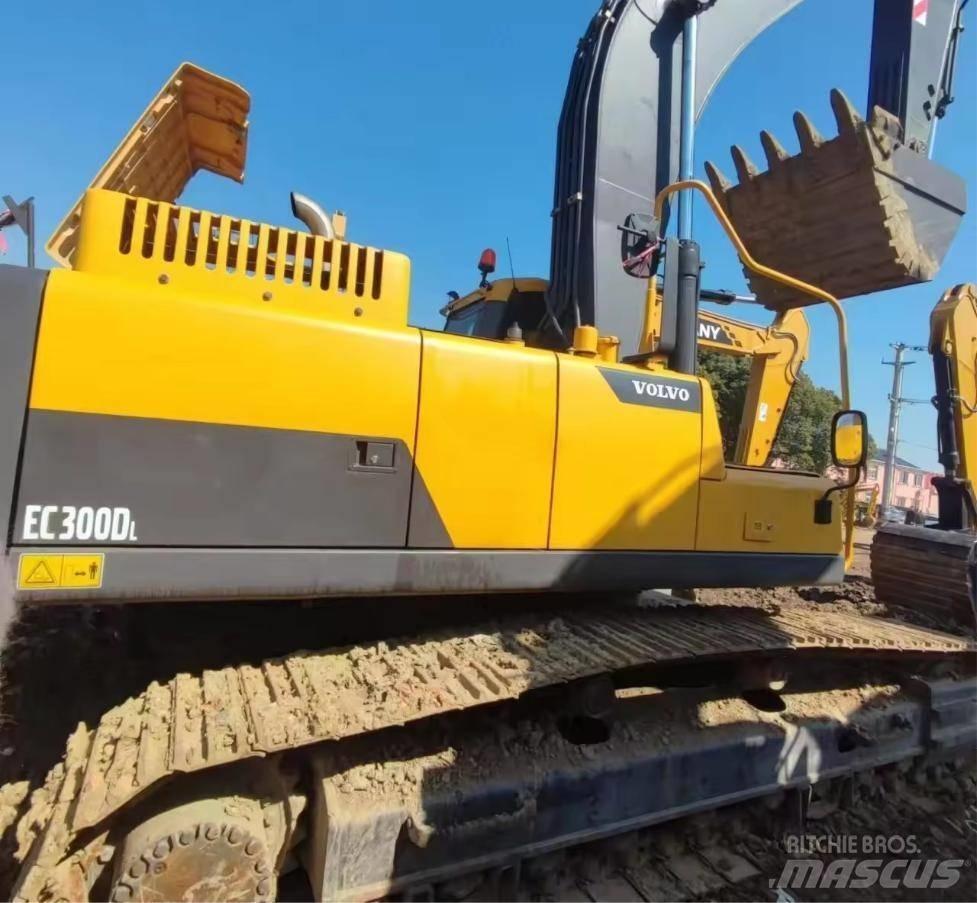 Volvo EC 300 D L Bandgrävare