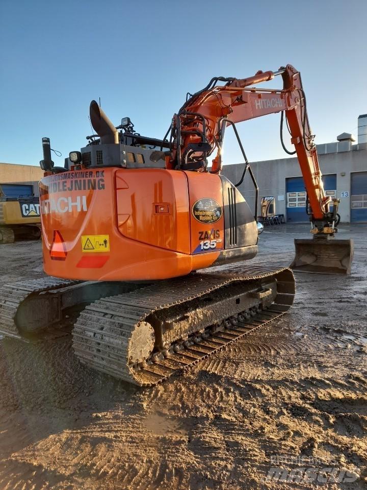 Hitachi ZX 135 US-6 Bandgrävare