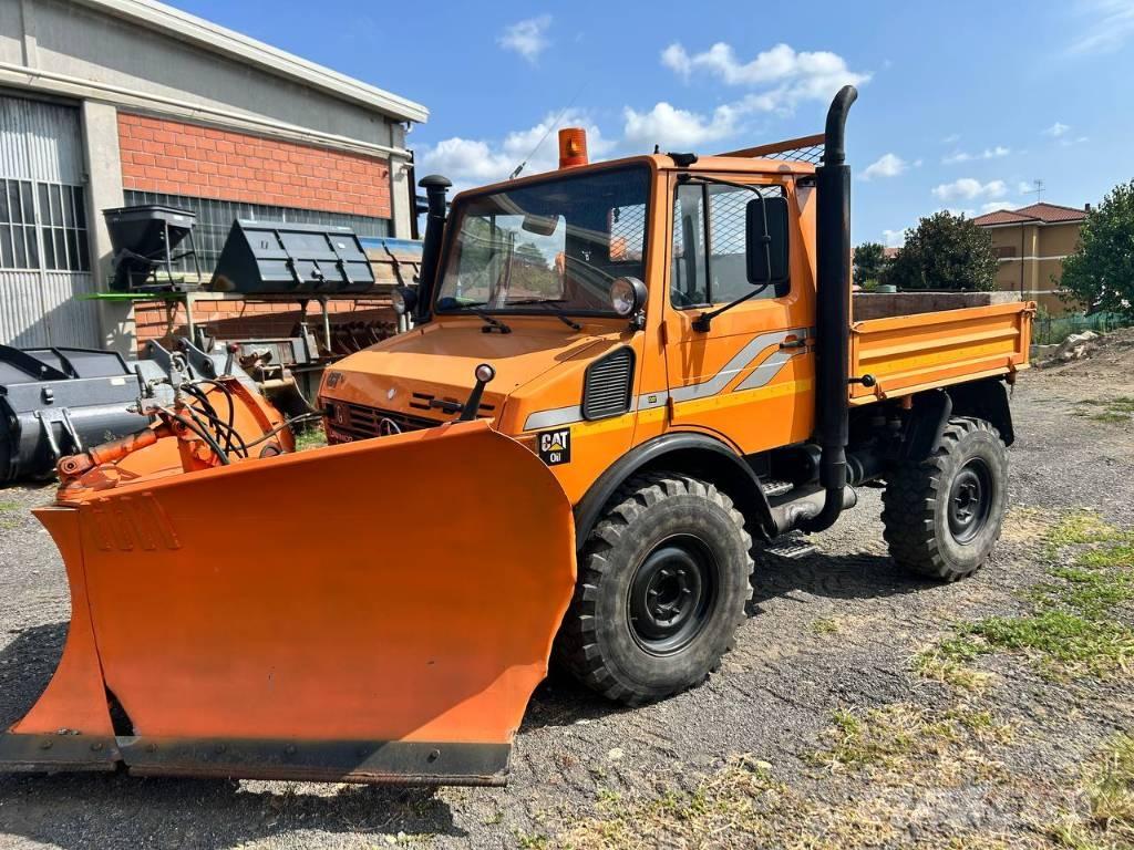 Mercedes-Benz unimog Skåpbilar
