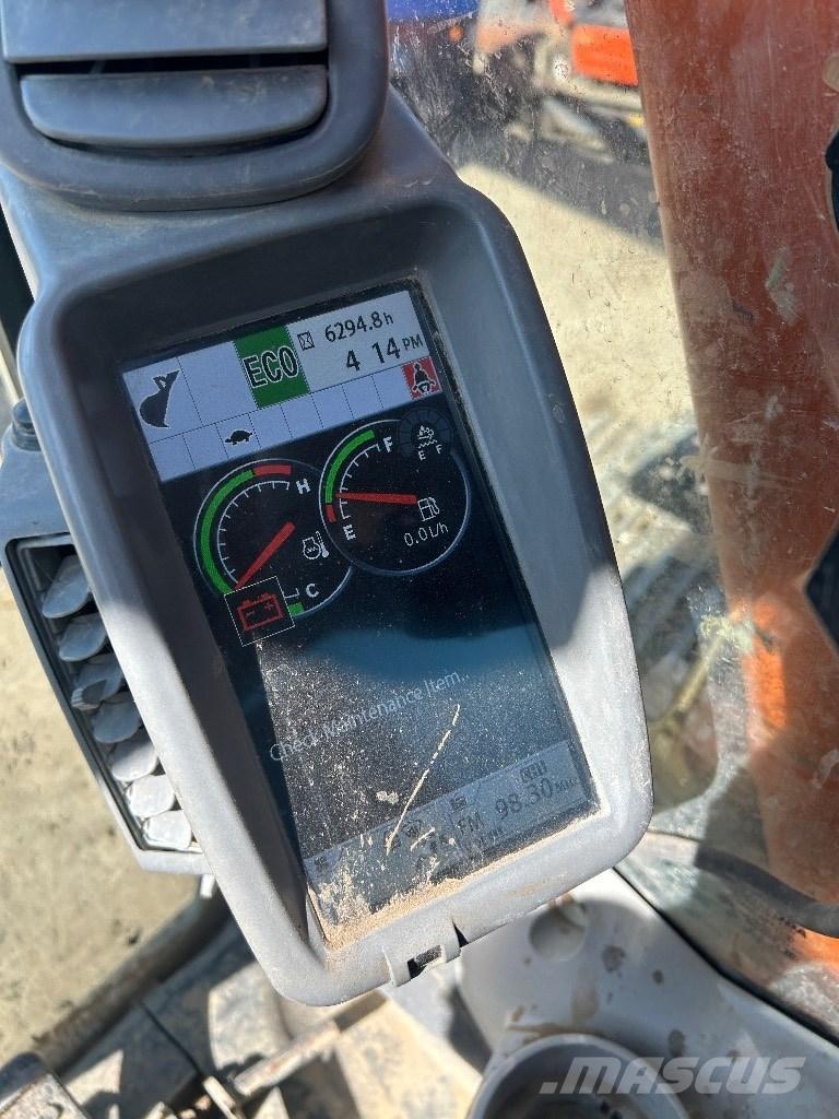 Hitachi ZX 135 US-6 Bandgrävare
