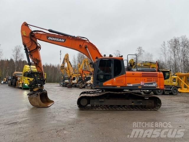Doosan DX 255 LC-5 Bandgrävare