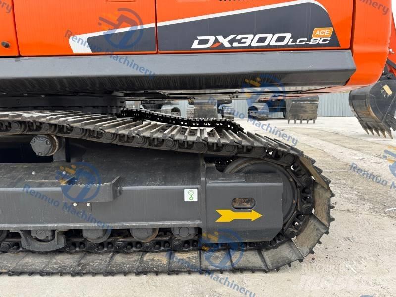Doosan DX 300 LC-9C Bandgrävare