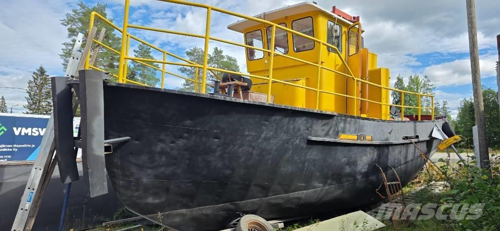 Monni Hinaaja Arbetsbåtar, pråmar och pontoner