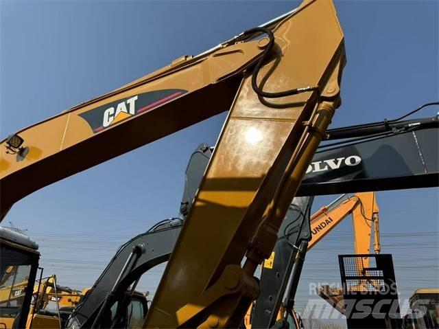 CAT 320 B L Bandgrävare