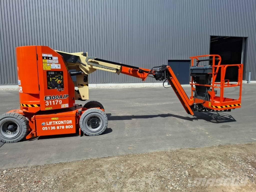 JLG E 300 AJP Bomliftar