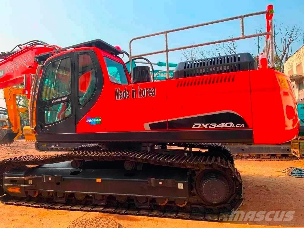 Doosan DX 340 LCA Bandgrävare