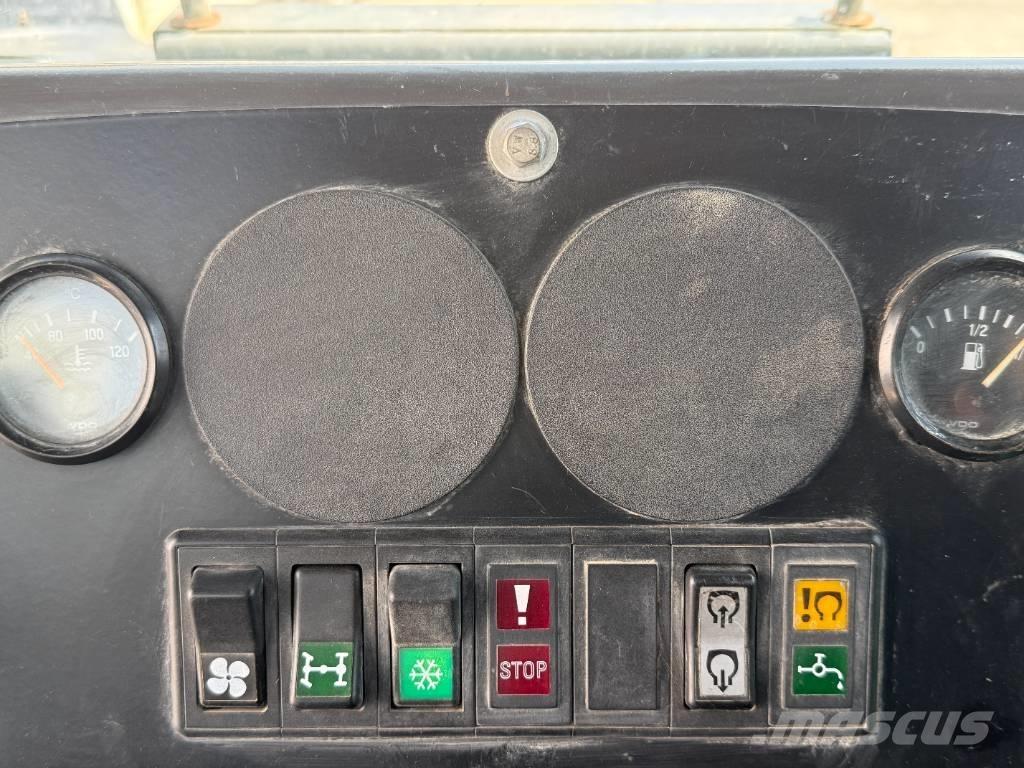 Ammann AP 240 H Pneumatiska Hjulvältar