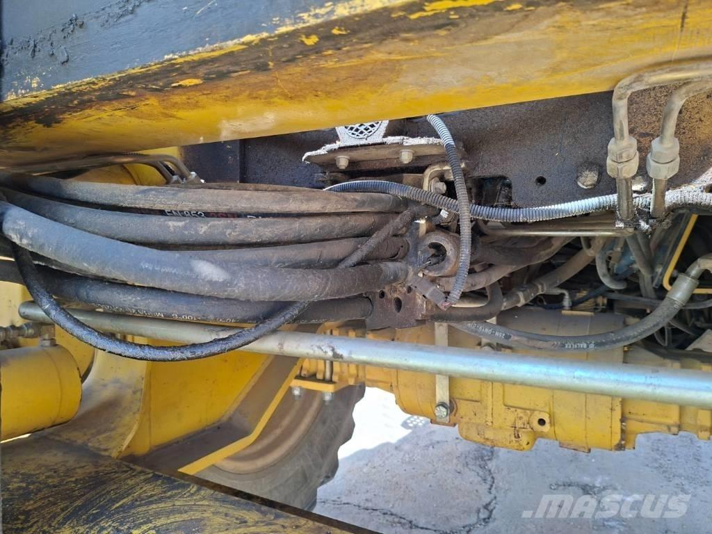 Komatsu WB 91 R Grävlastare