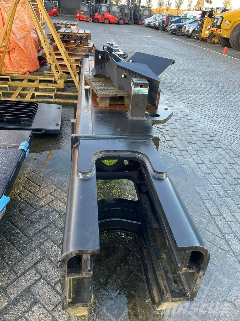 CAT 390 F L Chassi och upphängning