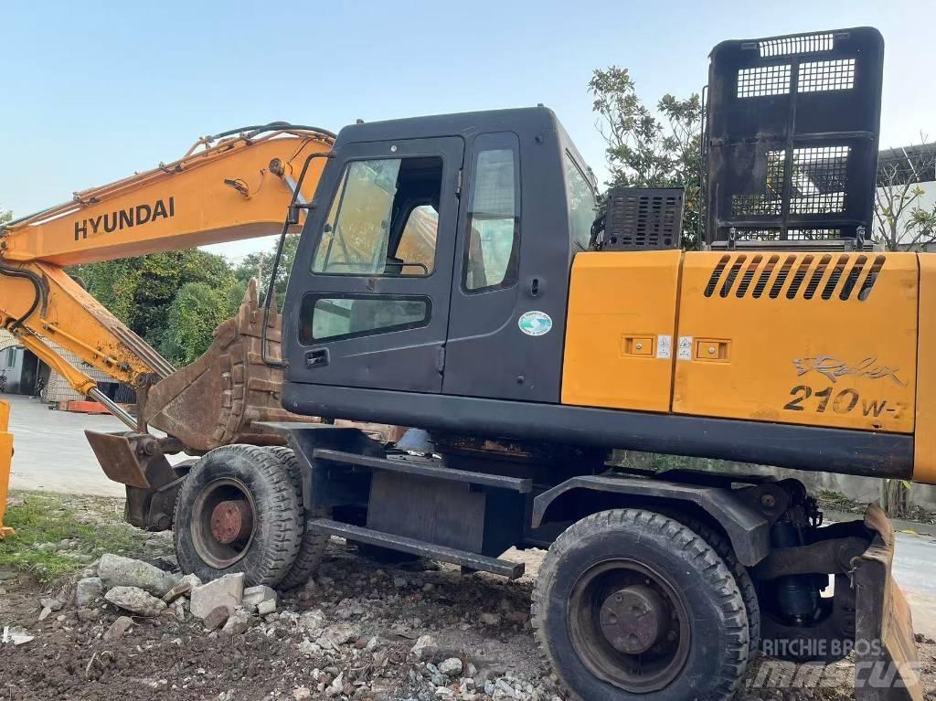 Hyundai R210W-7 Hjulgrävare