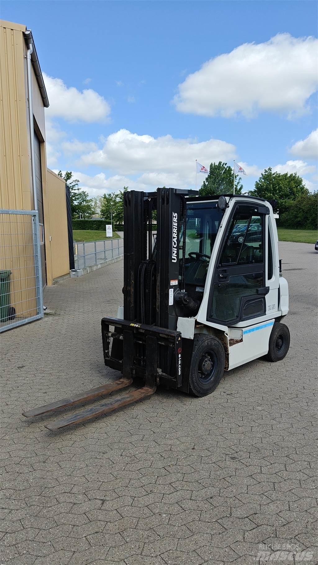UniCarriers DX20 Gasolmotviktstruckar