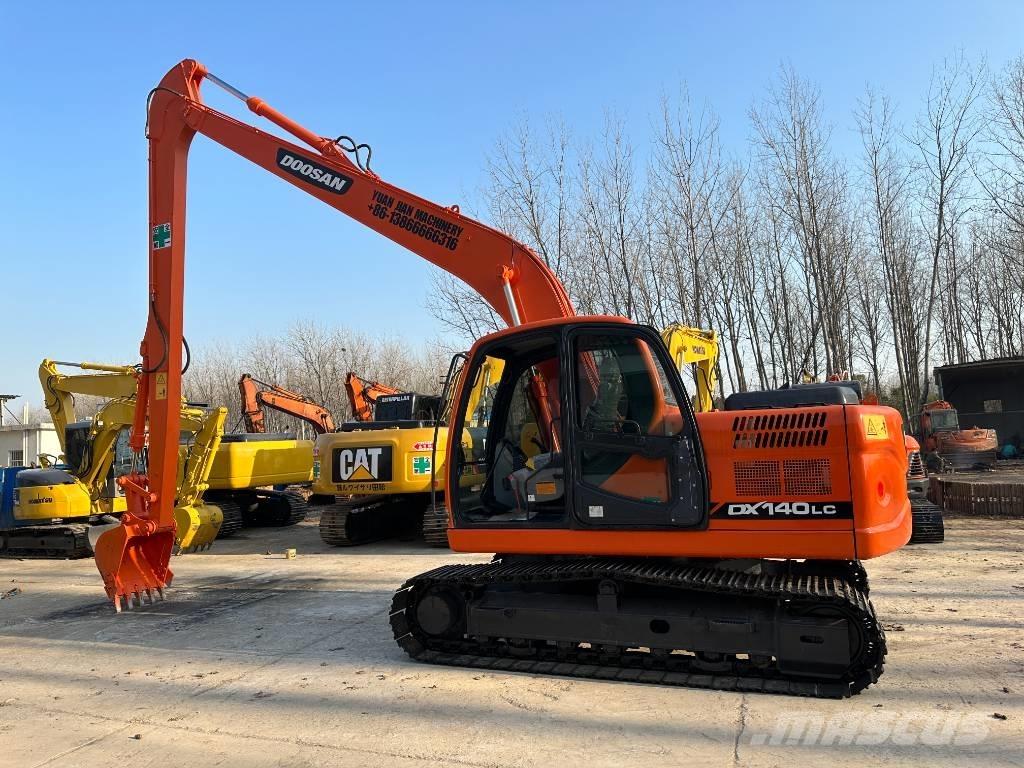 Doosan DX140 Bandgrävare