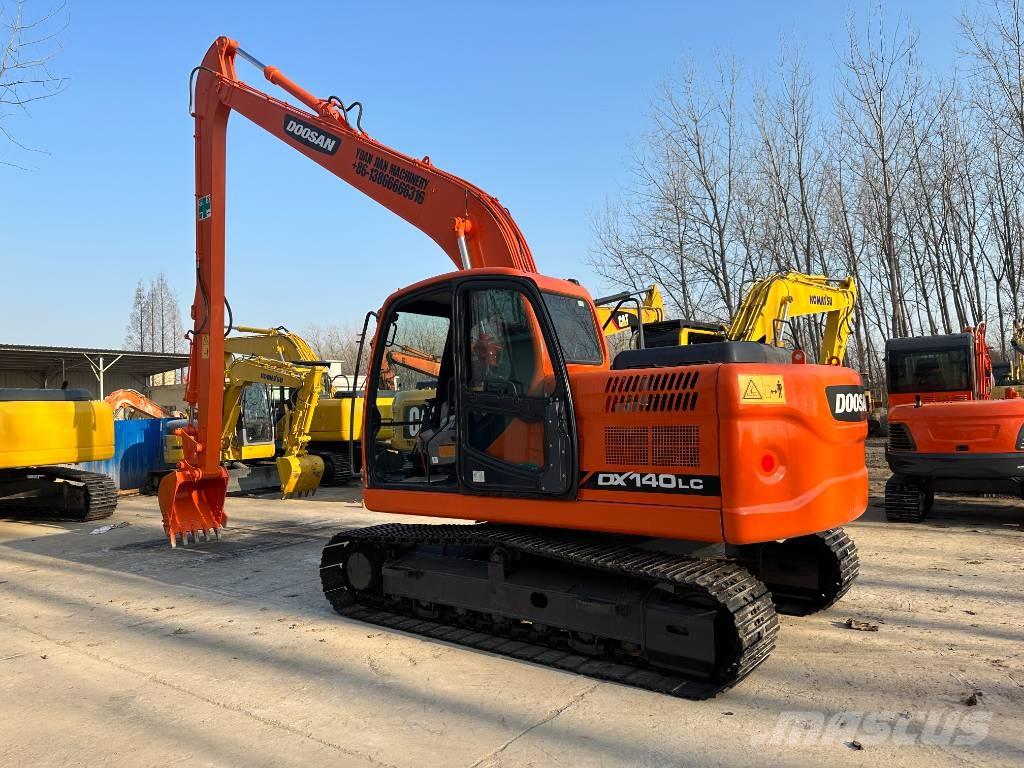Doosan DX140 Bandgrävare