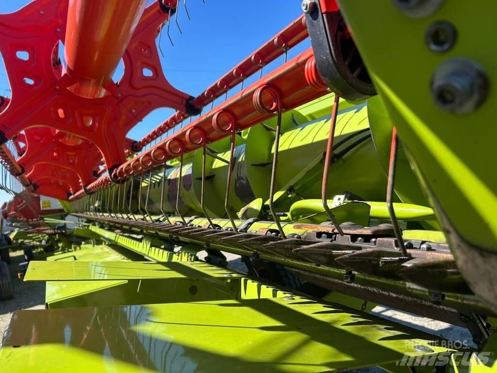 CLAAS Tucano 440 Skördetröskor