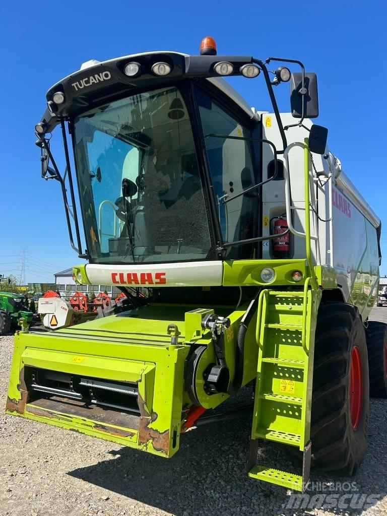 CLAAS Tucano 440 Skördetröskor