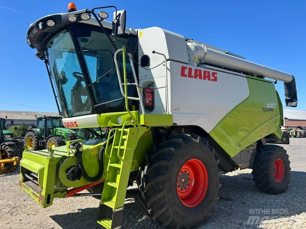 CLAAS Tucano 440 Skördetröskor