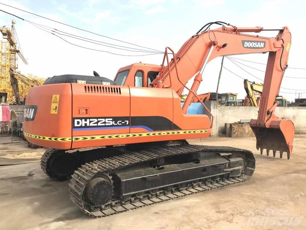 Doosan DH 225 LC-9 Bandgrävare