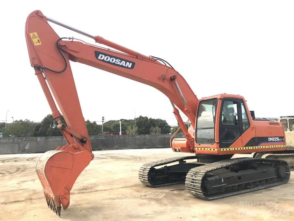 Doosan DH 225 LC-9 Bandgrävare