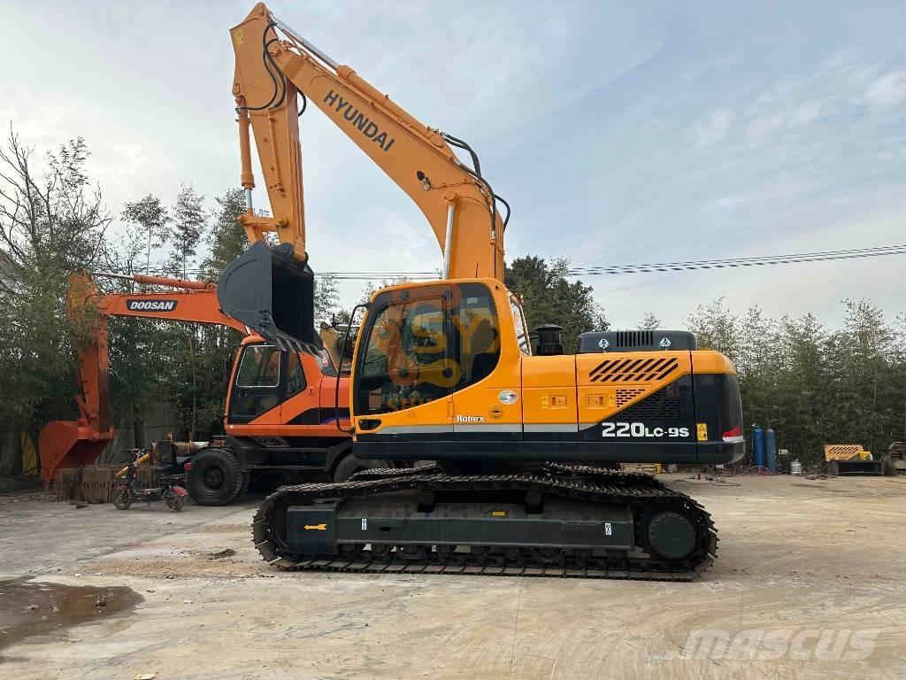 Hyundai R220 Bandgrävare