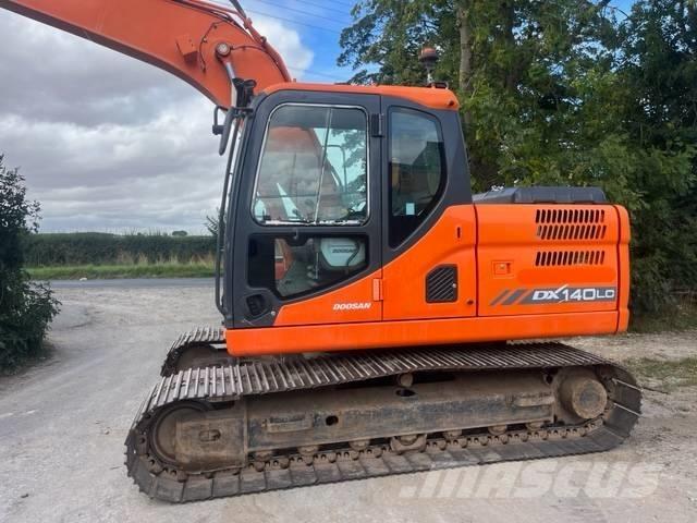 Doosan DX 140 LC-3 Bandgrävare