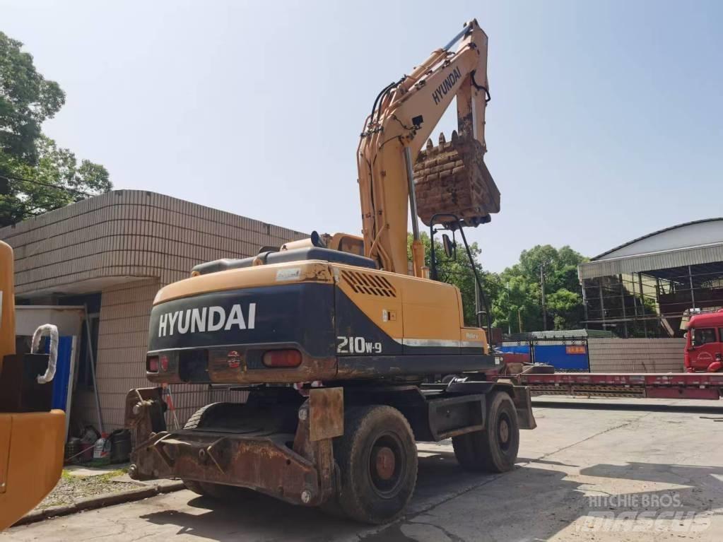 Hyundai R210W-9 Hjulgrävare