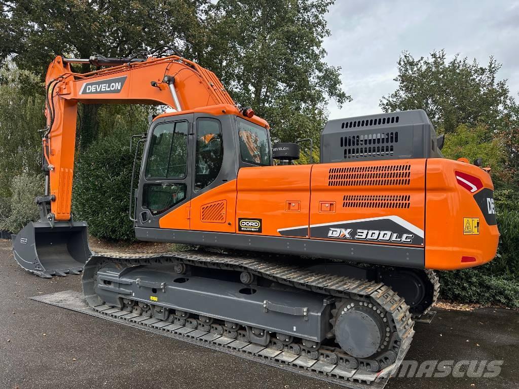 Develon DX 300 LC-7M Bandgrävare
