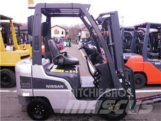 Nissan NP1F1M20J Gasolmotviktstruckar