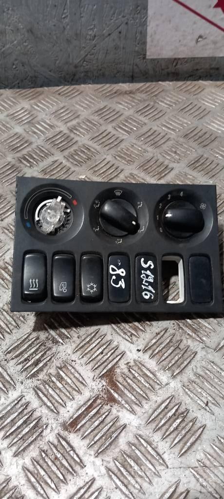 Scania R 440   1797411 Hytter och interiör