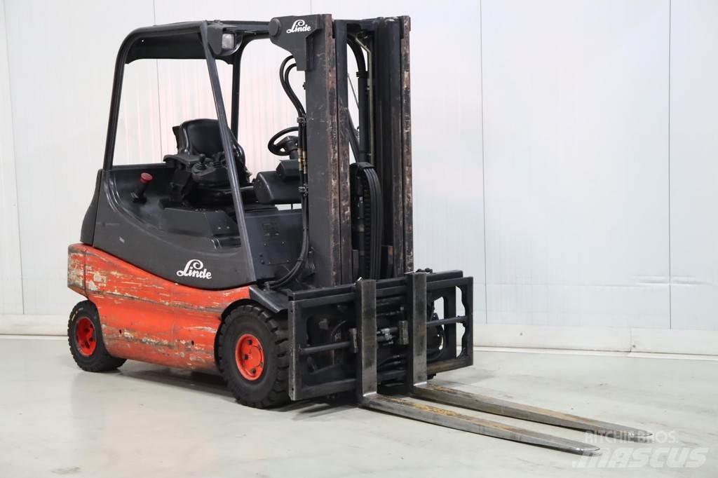 Linde E30-02 Elmotviktstruckar